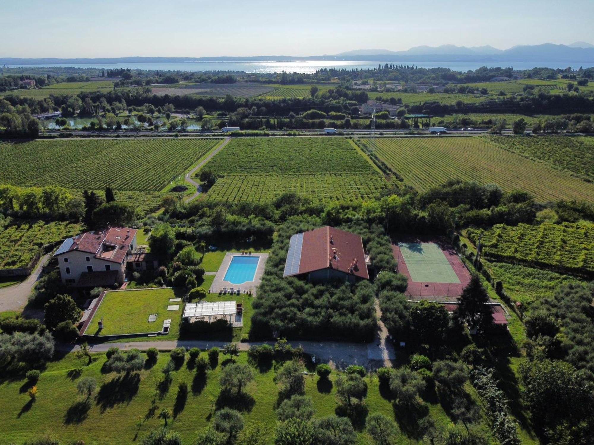 Casa Ghirlanda Con Piscina E Campo Da Tennis Lazise Ngoại thất bức ảnh