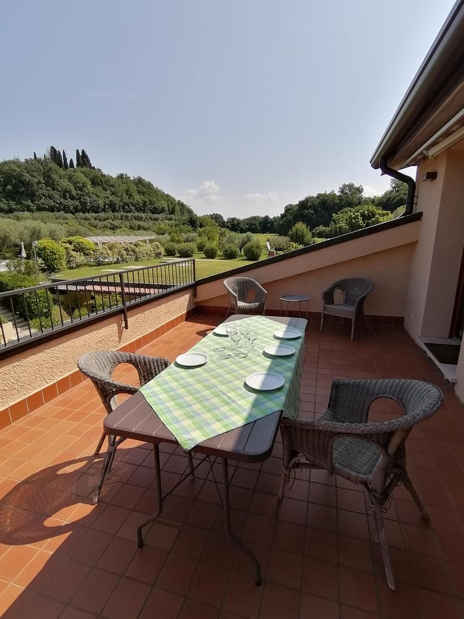 Casa Ghirlanda Con Piscina E Campo Da Tennis Lazise Ngoại thất bức ảnh